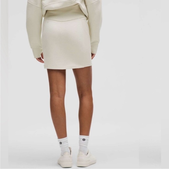 Lululemon Bone Scuba High Rise Mini Skirt - Picture 2 of 4